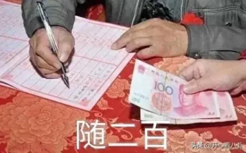 炸裂了！秦岚送辛芷蕾24K镶钻的黄金戒指，网友让她俩“订婚”